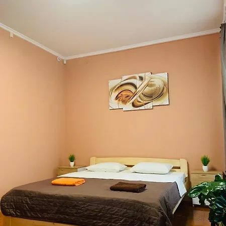Friends House אכסניה